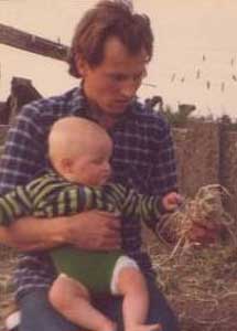Ton met zijn zoontje in 1980
